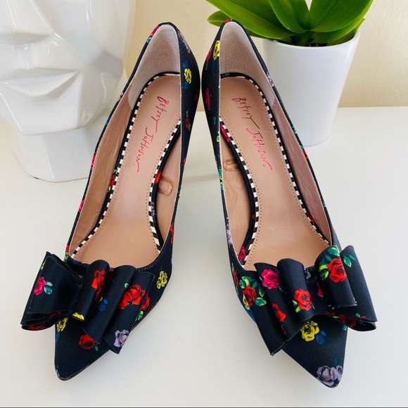 New Betsey Johnson black floral print pointed toe bow heels shoes - Picture 9 of 11